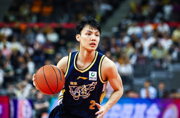 开云app下载-男篮输球揪出两大罪人！两位国手合计14投仅3中，杜锋看不到争冠|广东男篮|胡明轩|徐杰|客场|萨姆纳_新浪体育_新浪新闻